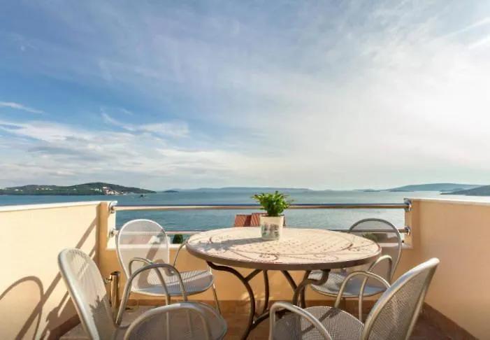 Madrugada House With Sea View Apartment Seget Vranjica