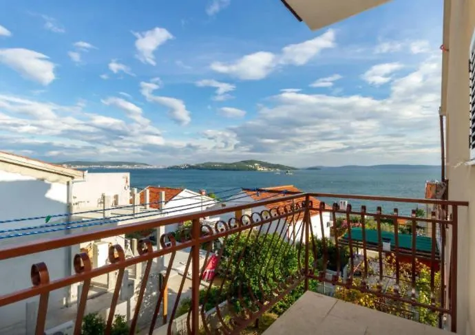 Madrugada House With Sea View Apartment Seget Vranjica